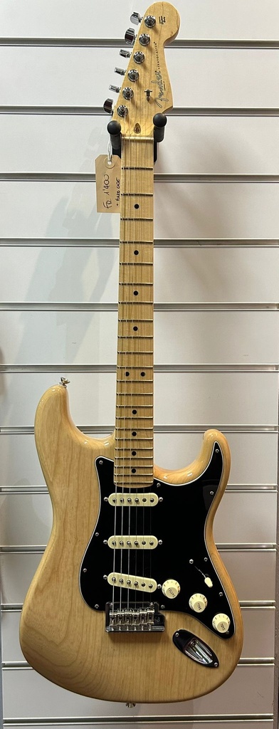 Ex-Demo Fender Stratocaster American Profesional Natural + HardCase