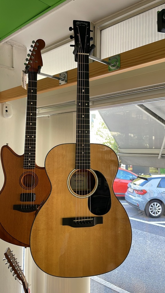 Martin 000-12E Road Series